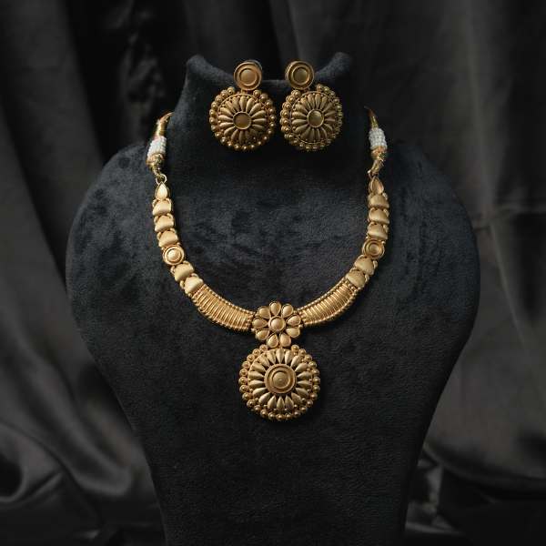 Traditional Goldtone Antique Necklace Set