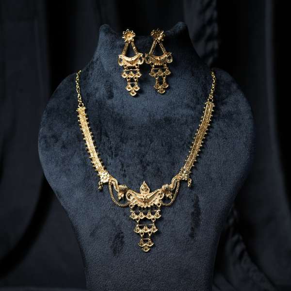 Traditional Heritage Necklace Set