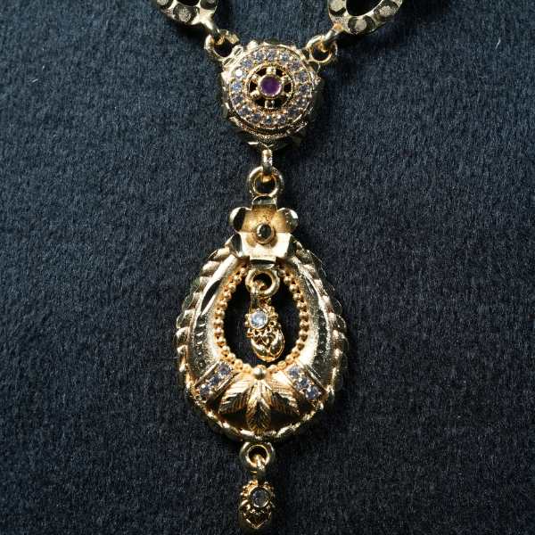 Elegant Goldtone Oval Pendant Necklace Set