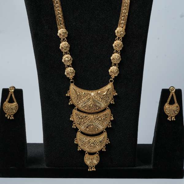 Traditional Gold Layered Necklace Set